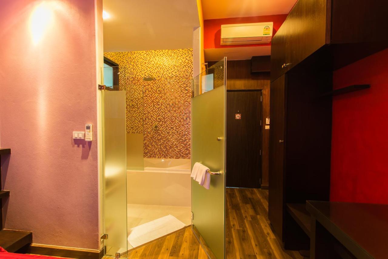 Third Rock Hostel Bangkok Eksteriør billede