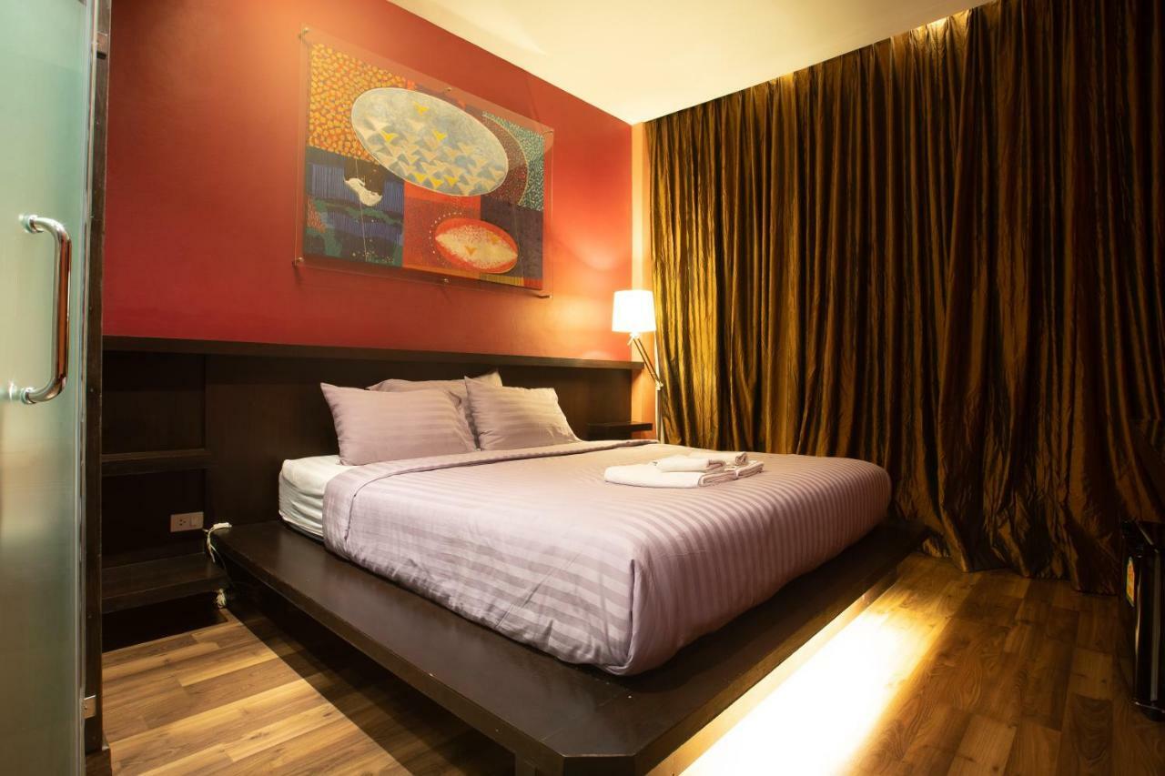 Third Rock Hostel Bangkok Eksteriør billede