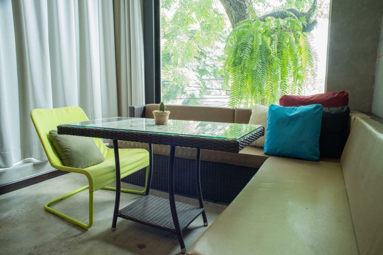 Third Rock Hostel Bangkok Eksteriør billede